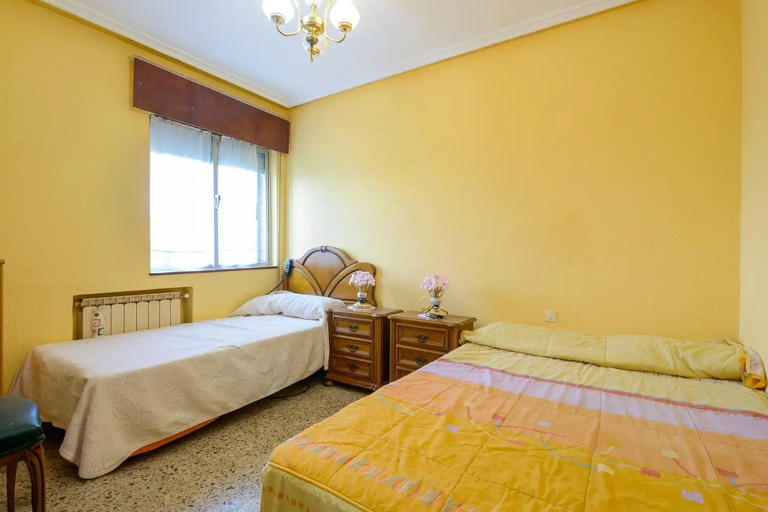 Dormitori de Casa adosada en venda en Oviedo  amb Calefacció, Terrassa i Traster