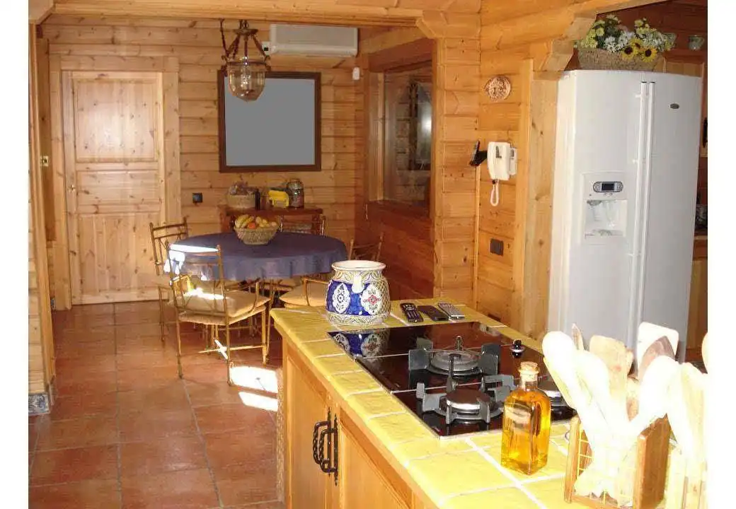 Küche von Haus oder Chalet zum Verkauf in Vallromanes mit Klimaanlage, Heizung und Privatgarten