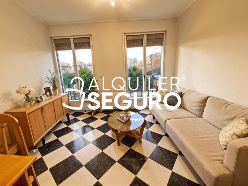 Sala d'estar de Pis de lloguer en  Madrid Capital amb Calefacció i Moblat