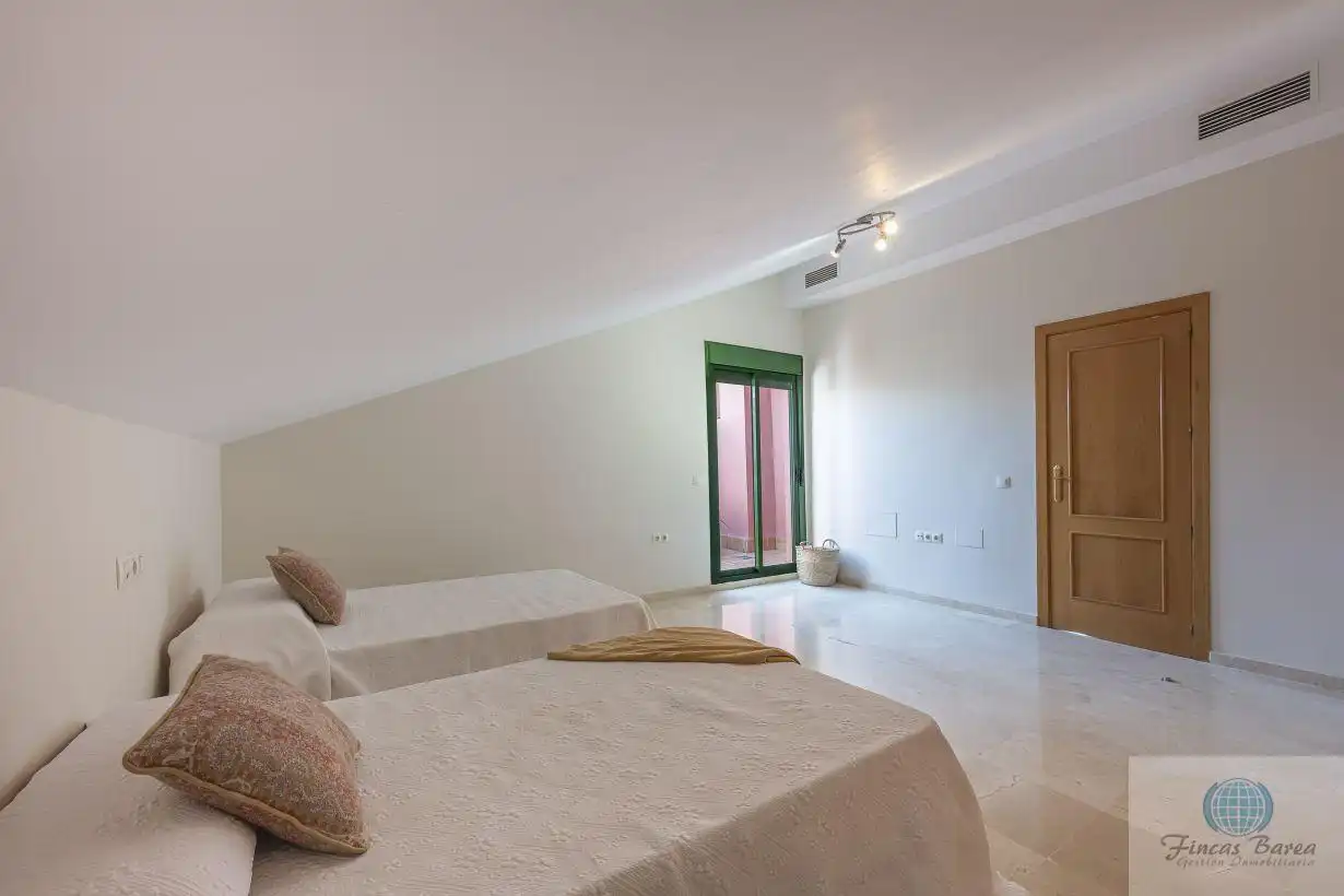 Habitación de Ático en venta en Fuengirola con Aire acondicionado, Terraza y Trastero