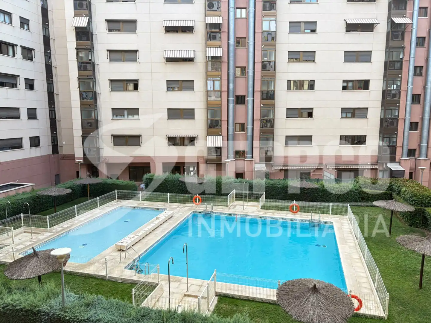 Piscina de Ático de alquiler en Madrid
