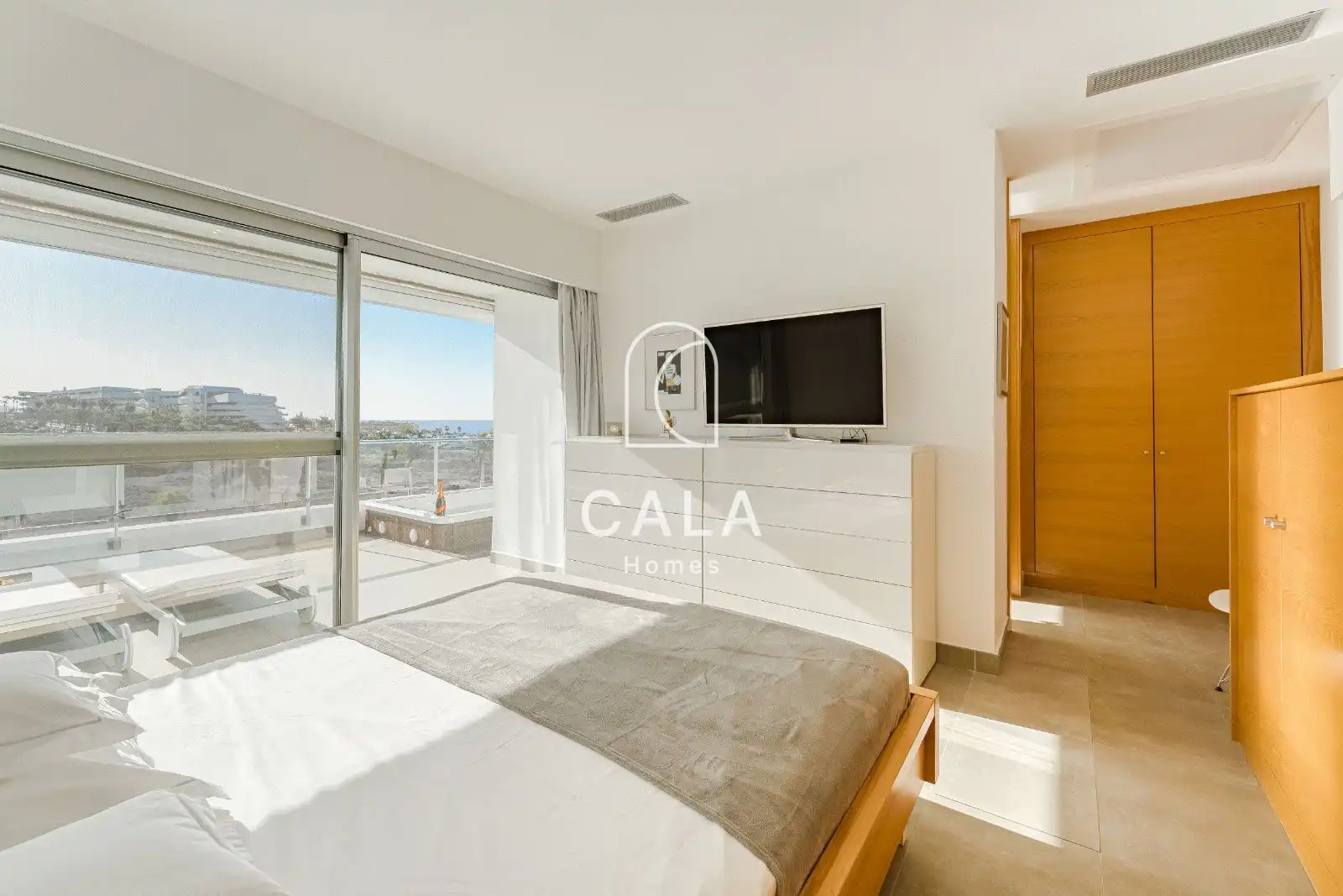 Schlafzimmer von Maisonette zum Verkauf in Adeje mit Klimaanlage, Terrasse und Abstellraum