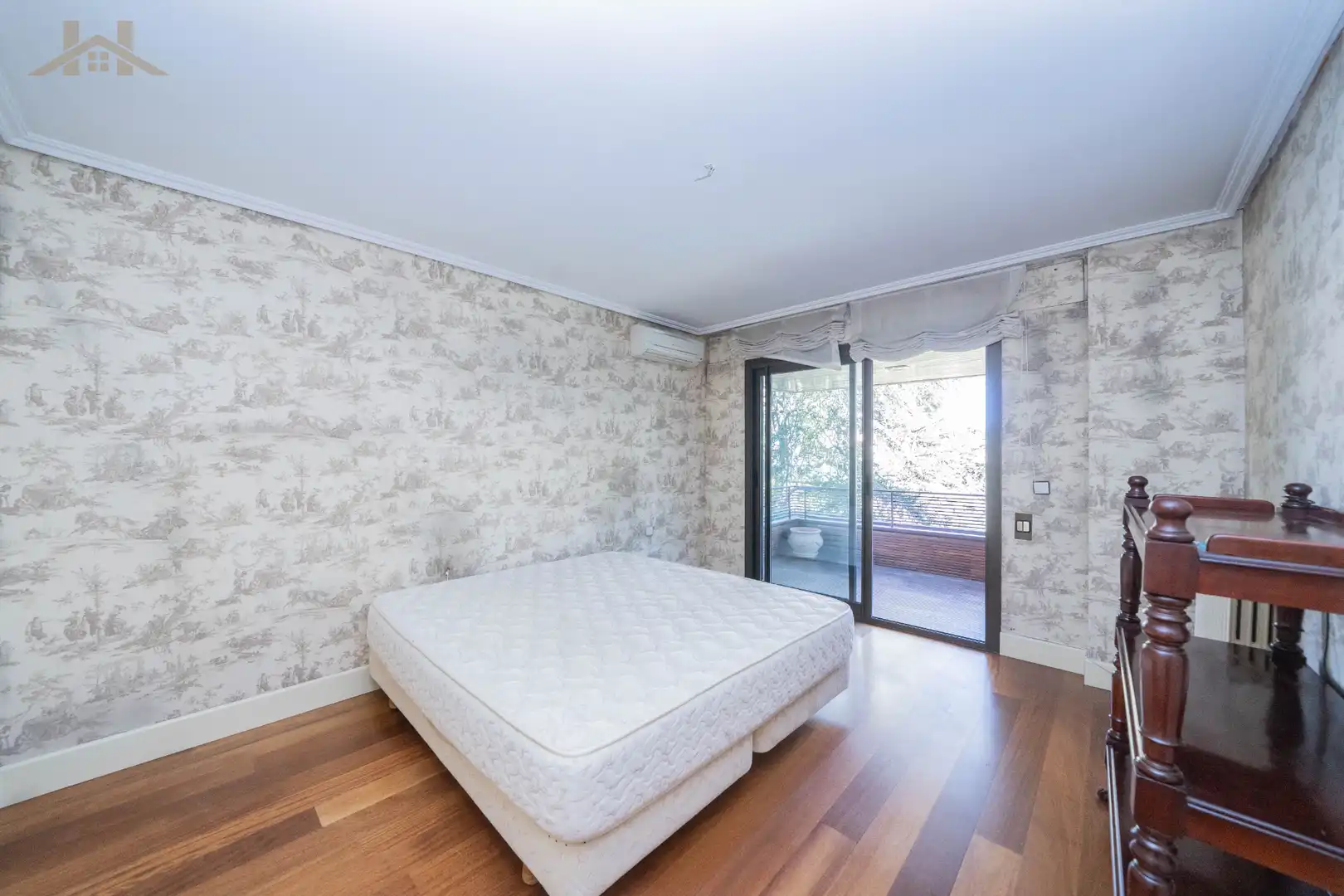 Bedroom of Houses for sale in Majadahonda  with Air Conditioner, Heating and Private garden