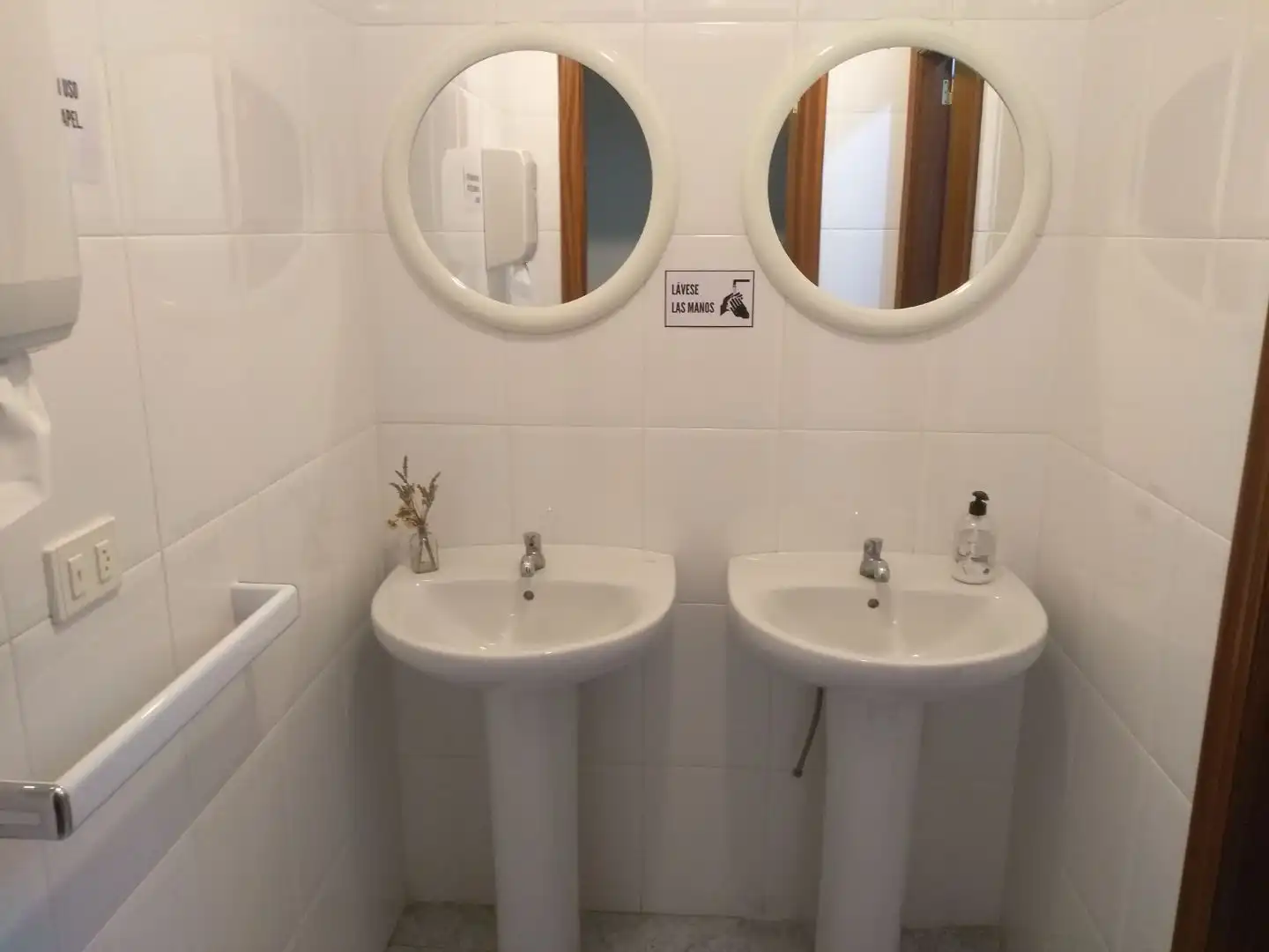 Baño de Local en venta en Castellón de la Plana / Castelló de la Plana con Aire acondicionado, Terraza y Amueblado