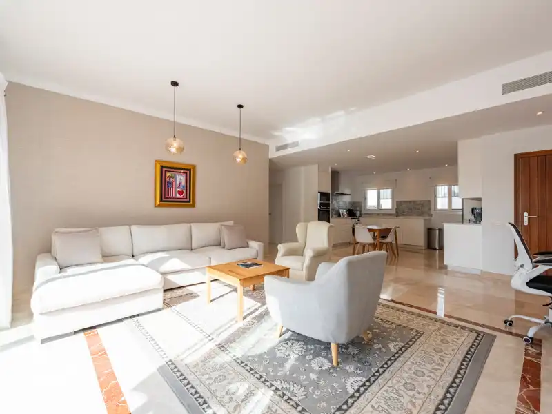 Apartamento con piscina en venta en Benahavís pueblo, imagen 7
