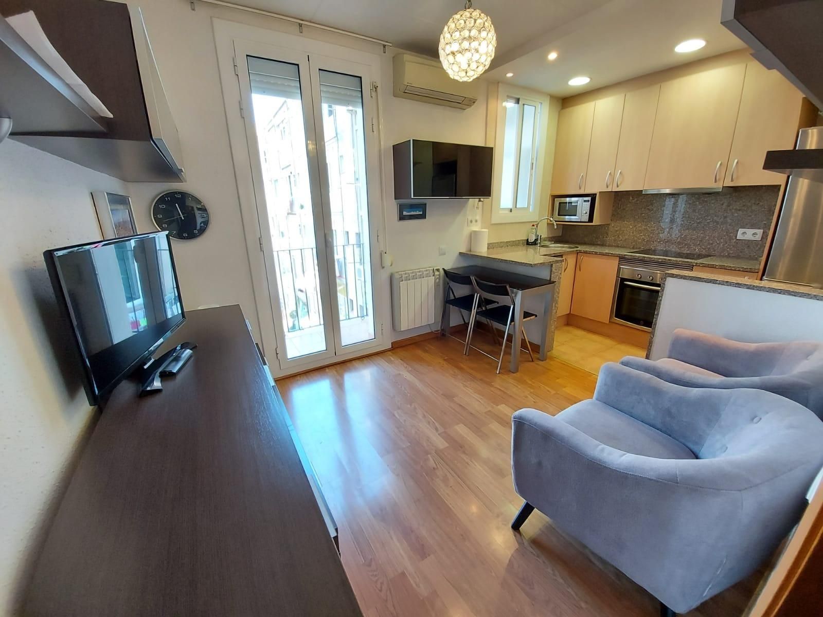 Pis de lloguer a  SEPULVEDA, Sant Antoni, Eixample