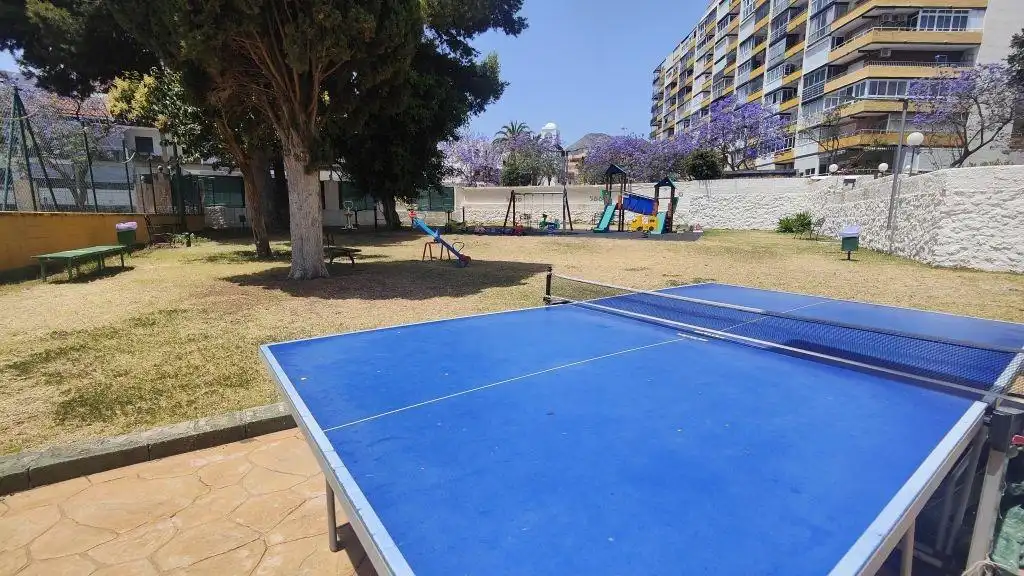 Aparcament de Pis en venda en Benalmádena amb Terrassa i Piscina comunitària