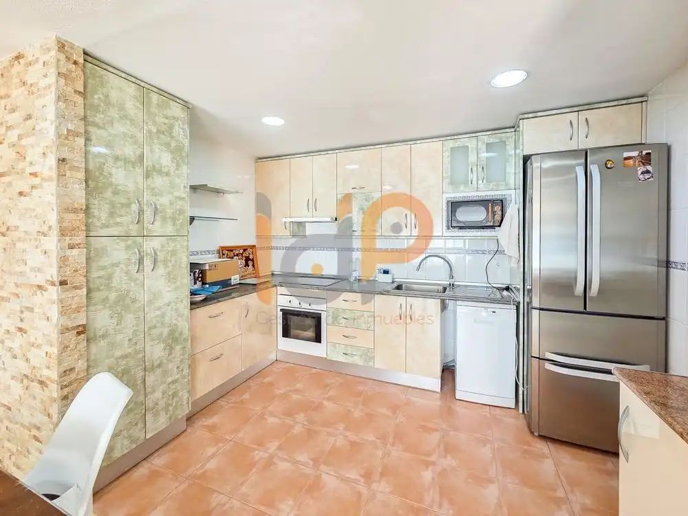 Cocina de Dúplex en venta en Garrucha con Aire acondicionado, Terraza y Trastero