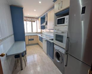 Kitchen of Flat to rent in  Sevilla Capital  with Air Conditioner, Furnished and Oven