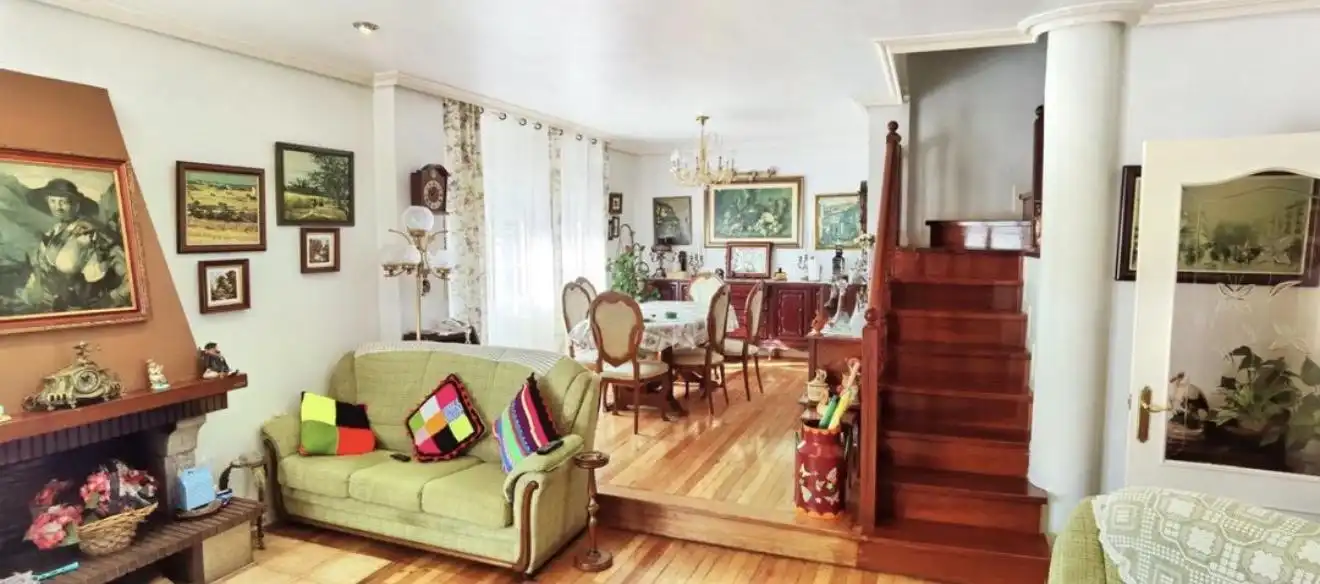 Sala de estar de Finca rústica en venta en Gijón  con Calefacción y Jardín privado