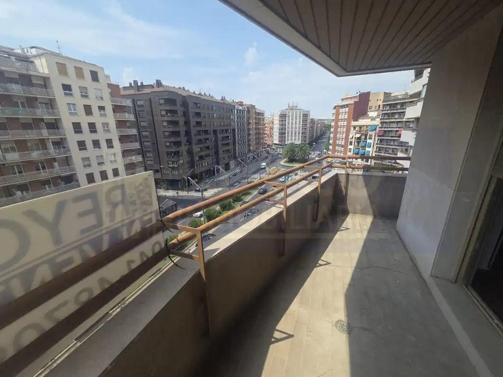 Pis amb ascensor en venda a Calle Gran Via Juan Carlos I