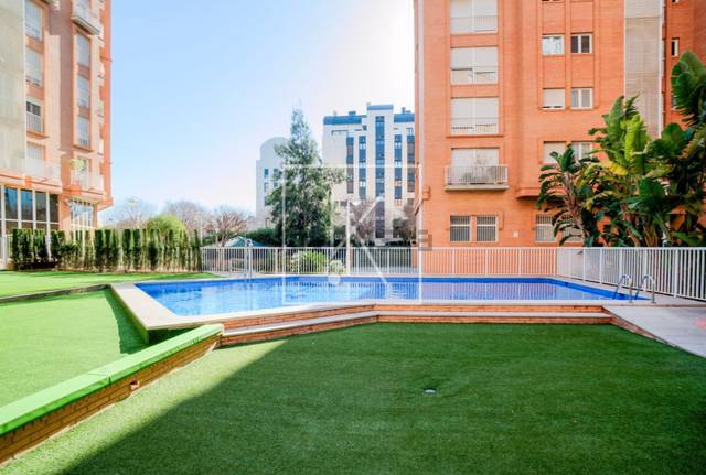 Piso en Venta en Avinguda de les Corts Valencianes en Sant Pau