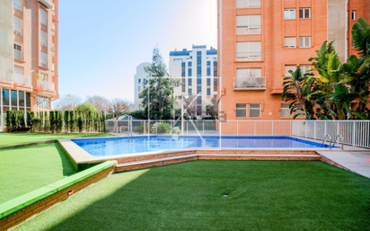 Piscina de Pis en venda en  Valencia Capital amb Aire condicionat, Jardí privat i Traster