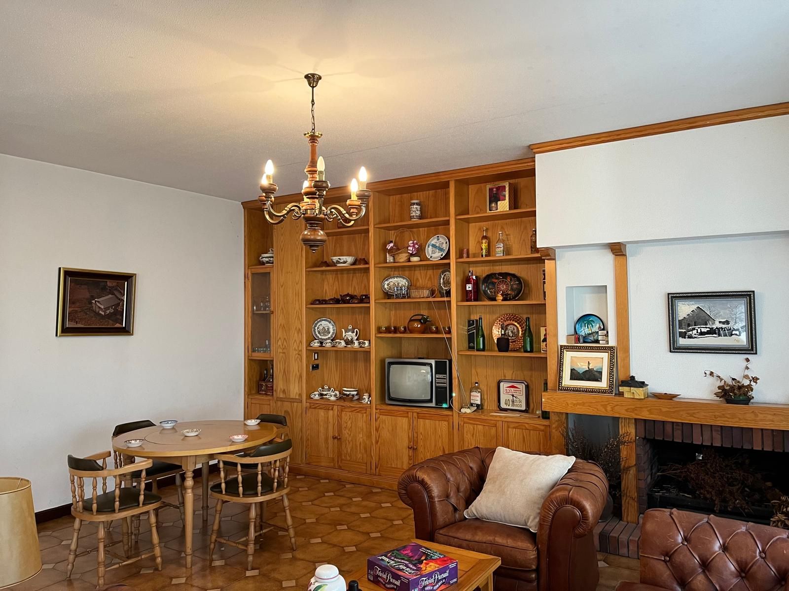 Sala d'estar de Casa o xalet en venda en Vigo  amb Calefacció, Jardí privat i Parquet