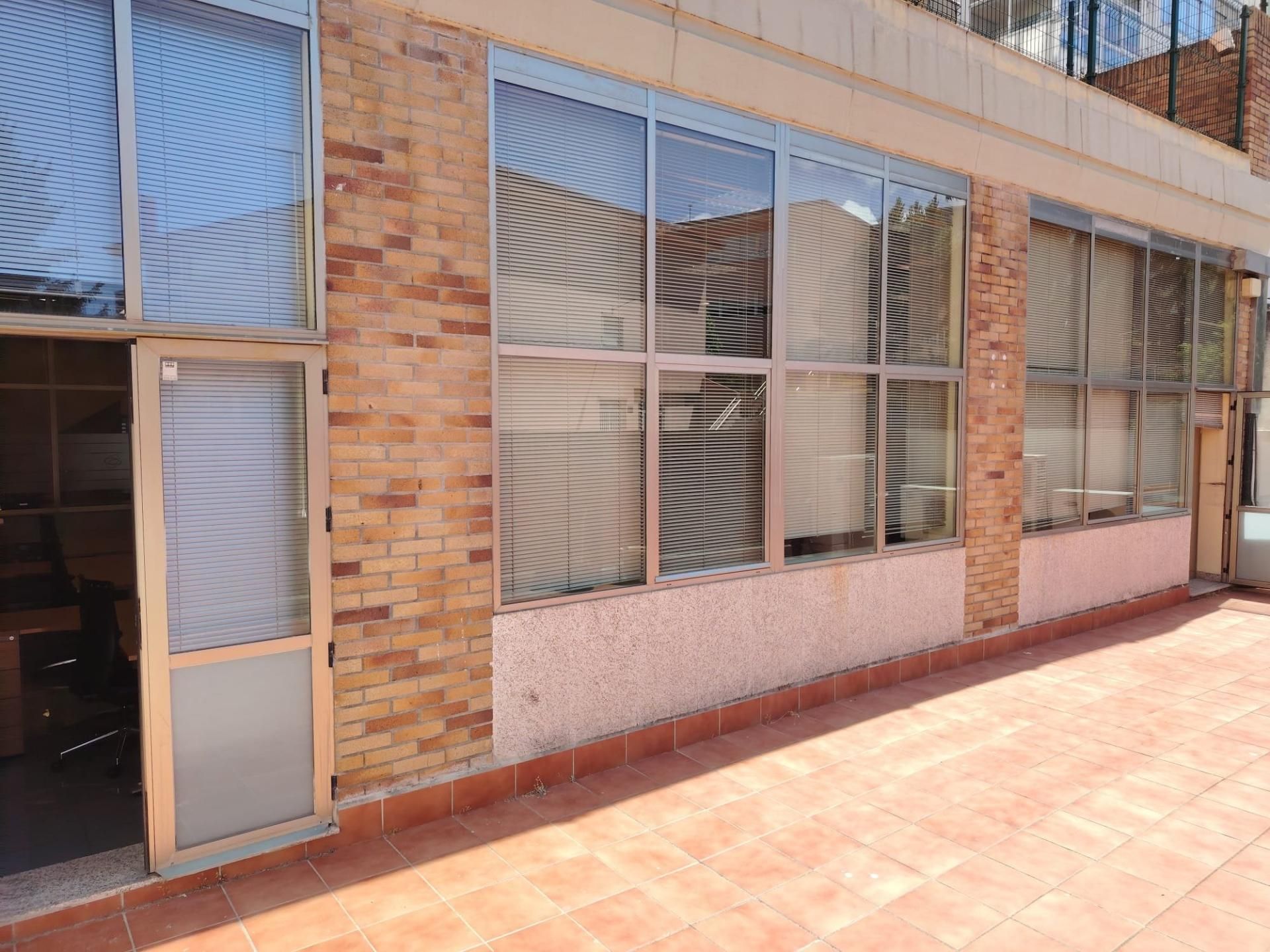 Vista exterior de Oficina en venda en Vigo  amb Aire condicionat i Terrassa