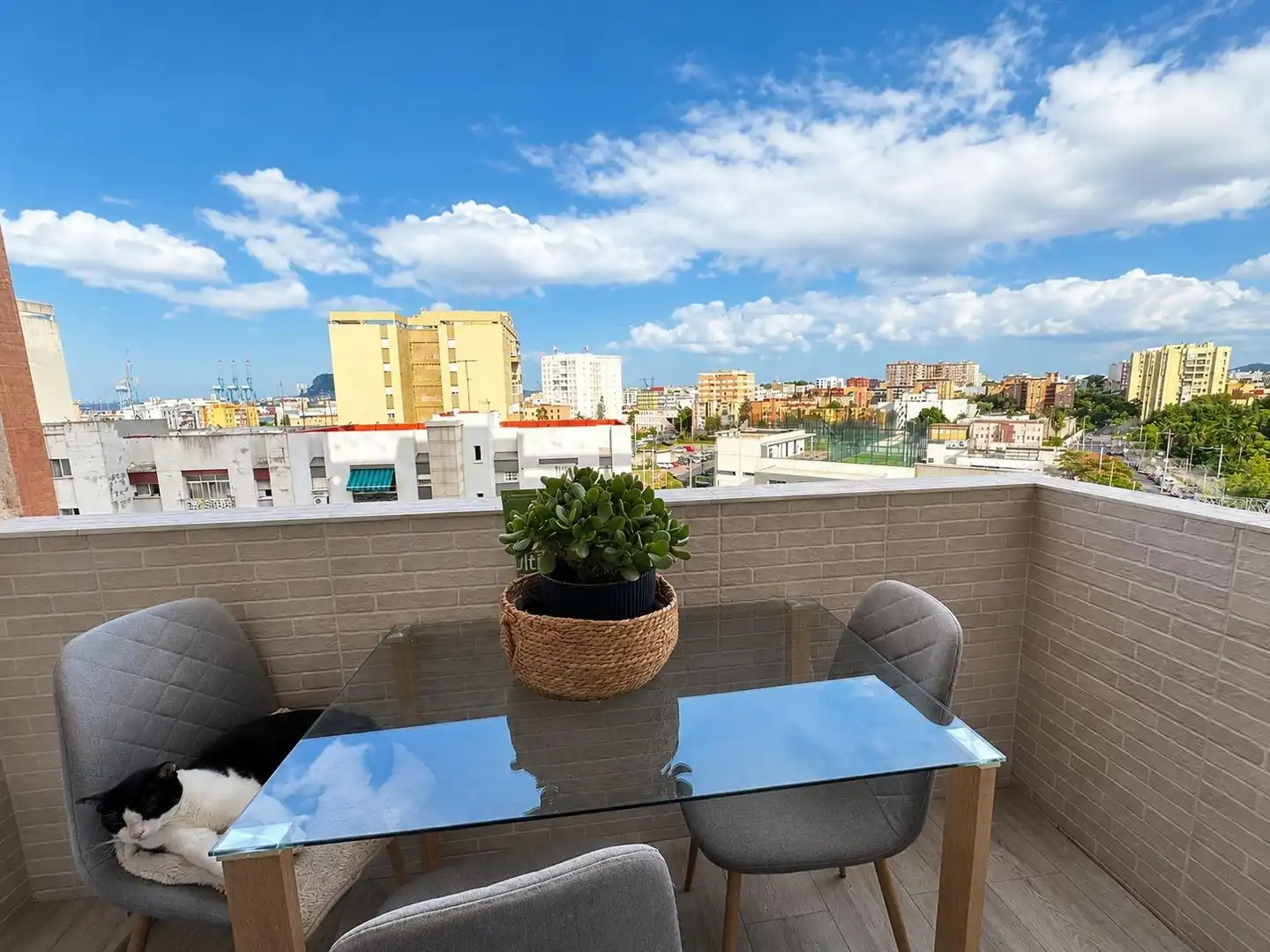 Terrassa de Pis en venda en Algeciras amb Aire condicionat i Balcó