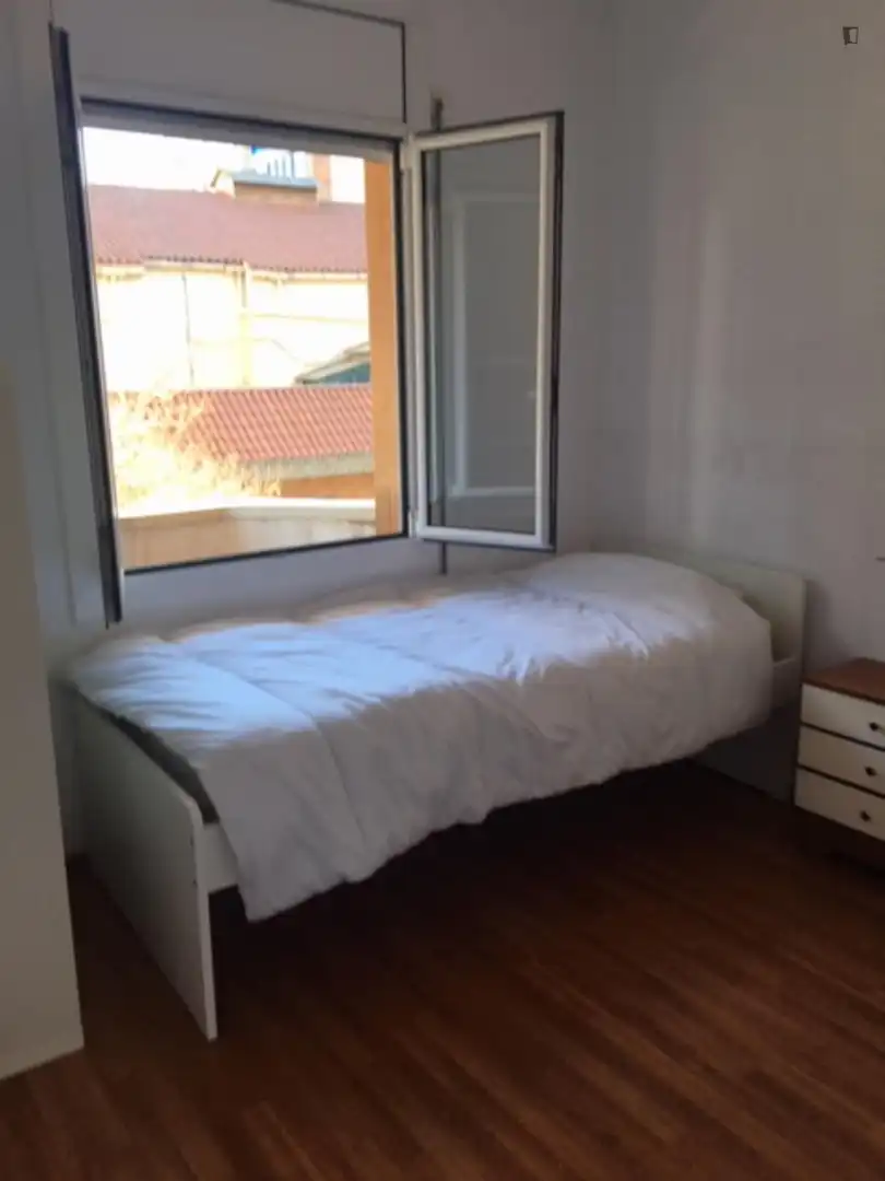 Dormitori de Apartament per a compartir en  Barcelona Capital amb Aire condicionat, Calefacció i Moblat