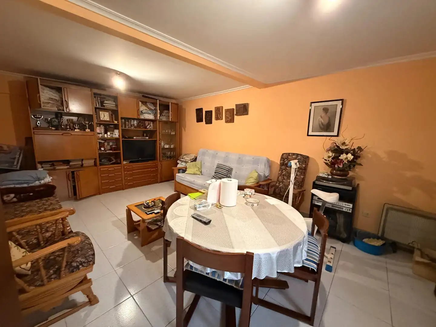Wohnzimmer von Einfamilien-Reihenhaus zum Verkauf in Rasines mit Privatgarten, Terrasse und Abstellraum