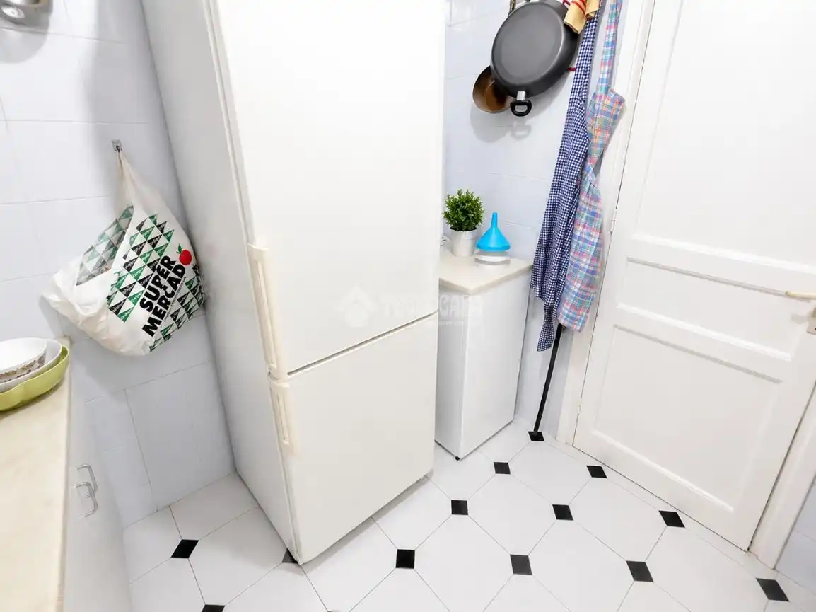 Cocina de Piso en venta en Barcelona con Calefacción y Terraza