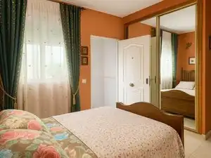 Dormitori de Casa adosada en venda en Marmolejo amb Jardí privat, Terrassa i Balcó