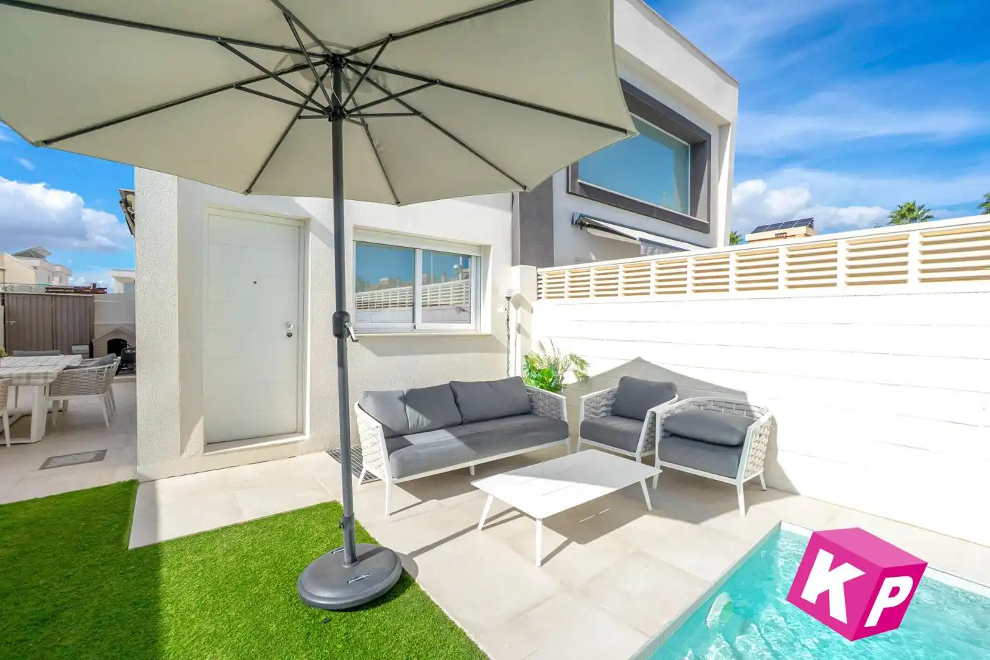 Casa esquina con piscina privada y parking, imatge 5