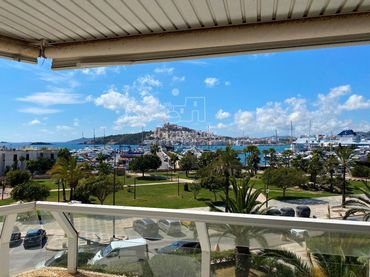 Pis amb piscina en venda a JUAN CARLOS I