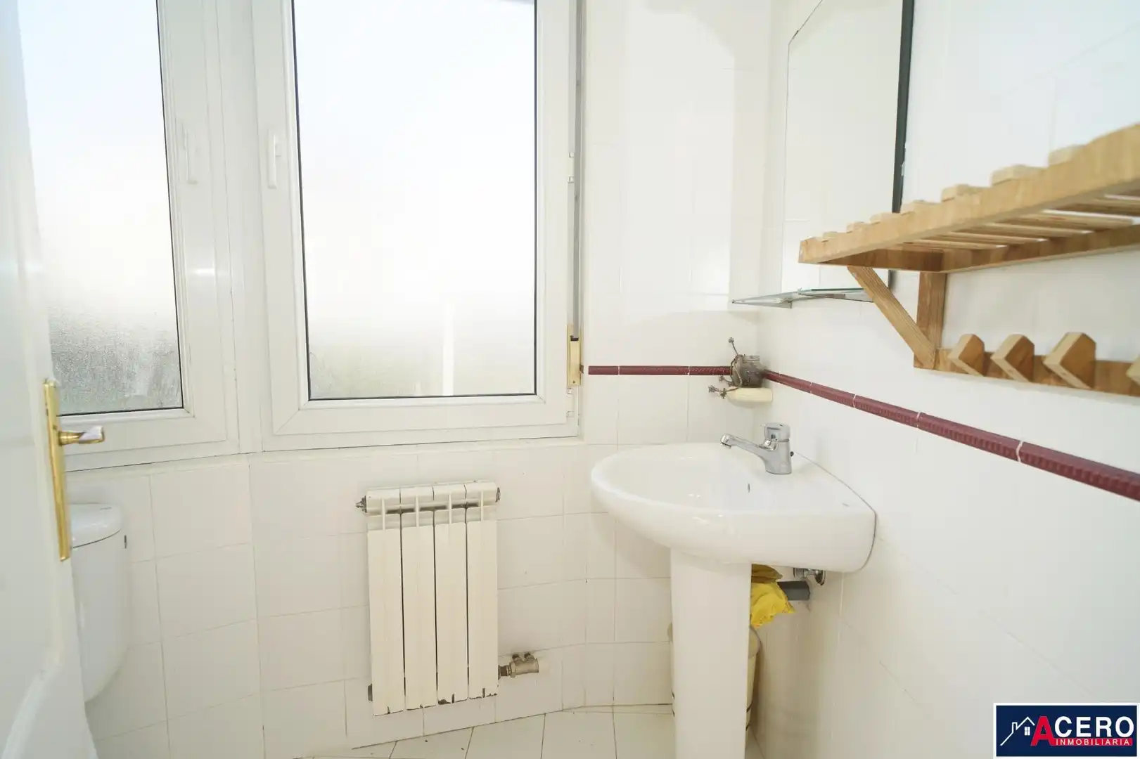 Bany de Planta baixa en venda en Miengo amb Balcó