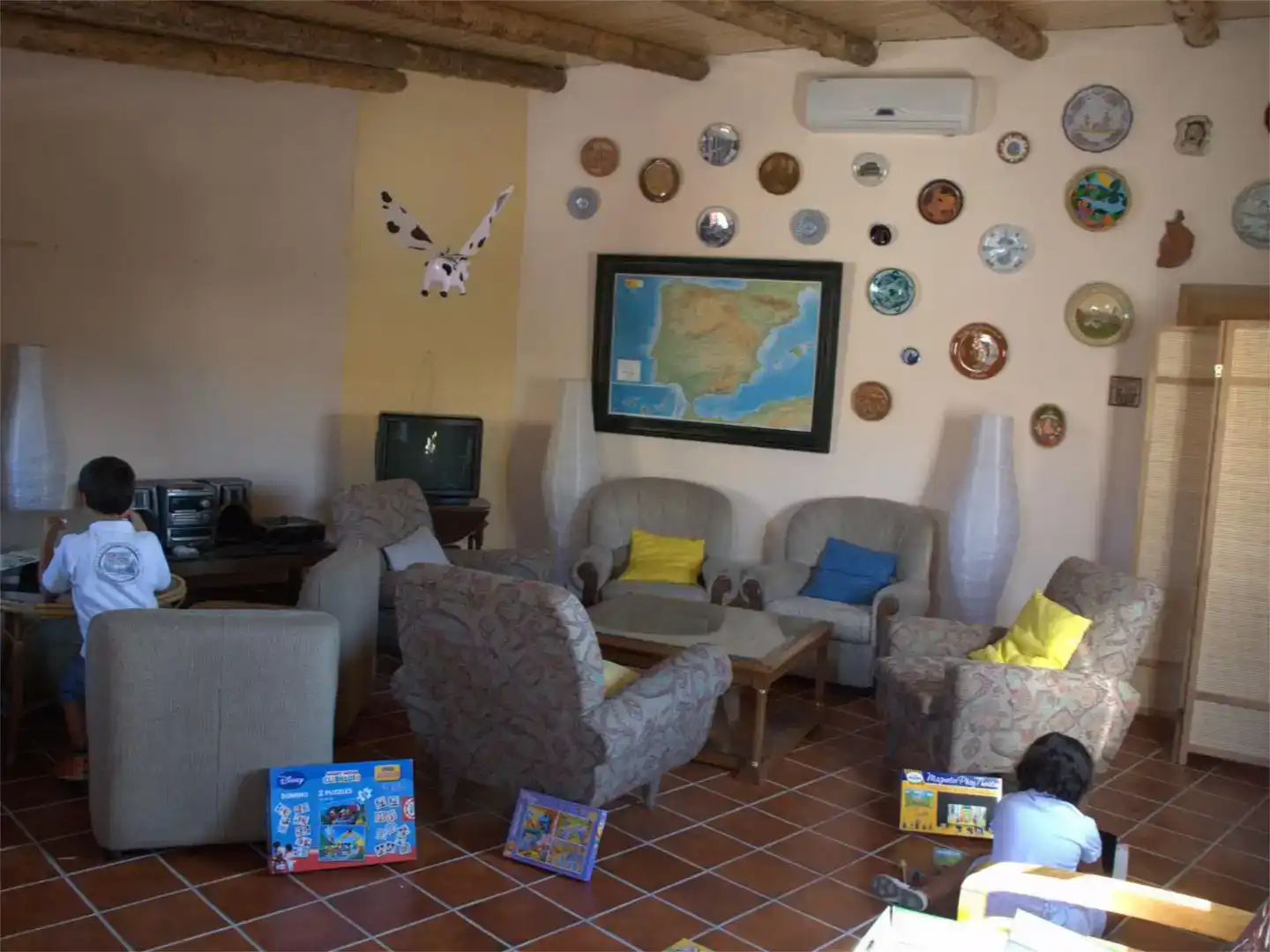 Sala d'estar de Finca rústica en venda en La Vilueña amb Aire condicionat, Piscina i Balcó