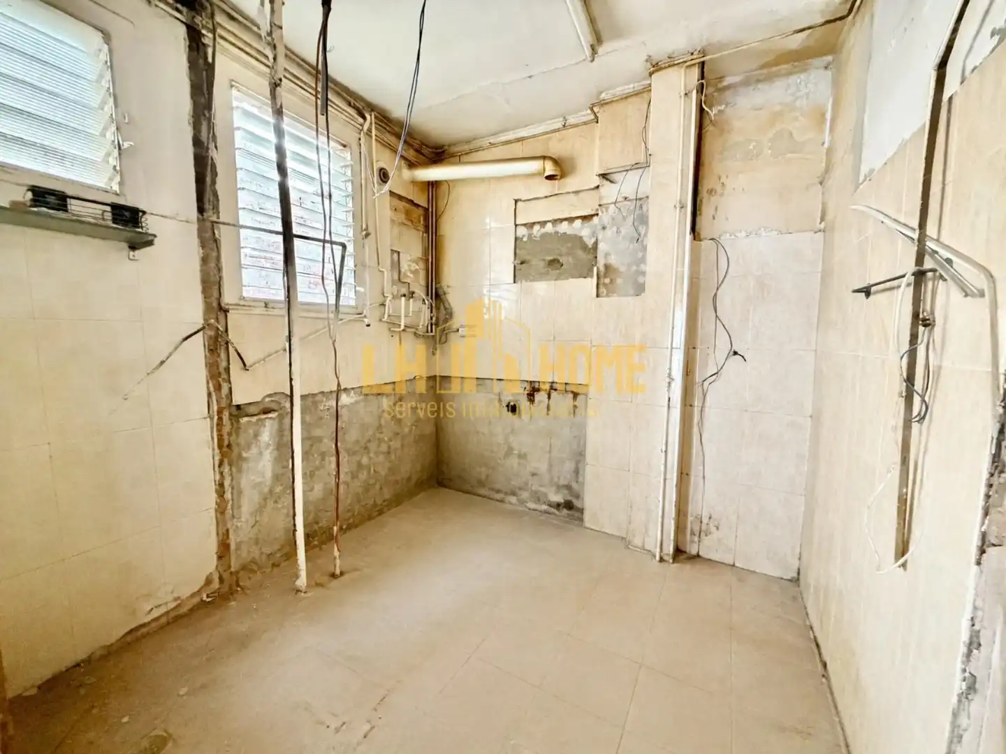 Flat for sale in Barcelona  with Balcony