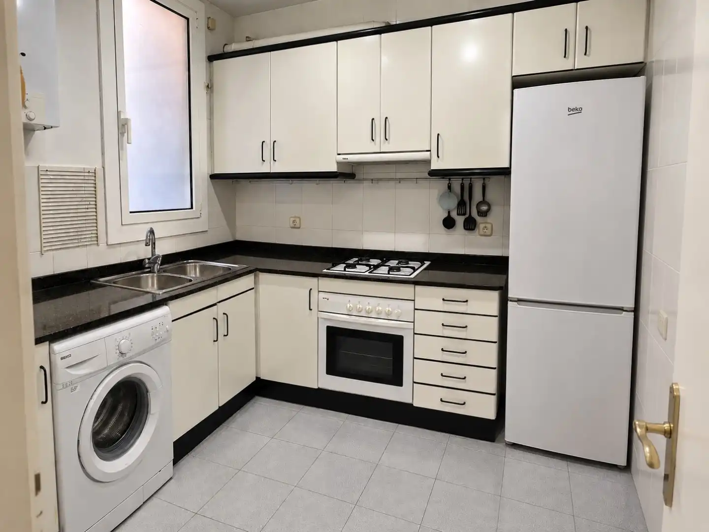Cocina de Piso en venta en  Barcelona Capital con Aire acondicionado y Balcón