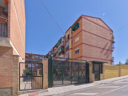 Exterior view of Flat for sale in  Granada Capital  with Terrace and Balcony