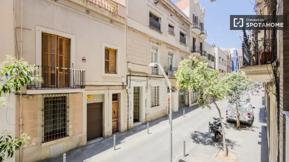Vista exterior de Piso de alquiler en Barcelona con Aire acondicionado, Calefacción y Amueblado