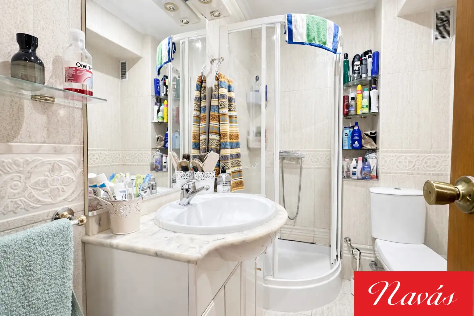 Bathroom of Flat for sale in Vigo   with Heating, Parquet flooring and Storage room