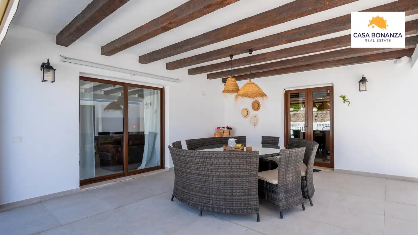 House with pool for sale in Calle Almendros Bajo, imagen 5
