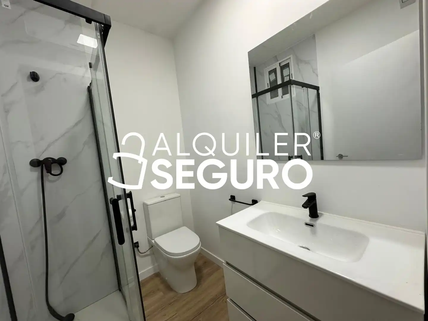 Bany de Pis de lloguer en Catarroja amb Aire condicionat, Terrassa i Traster