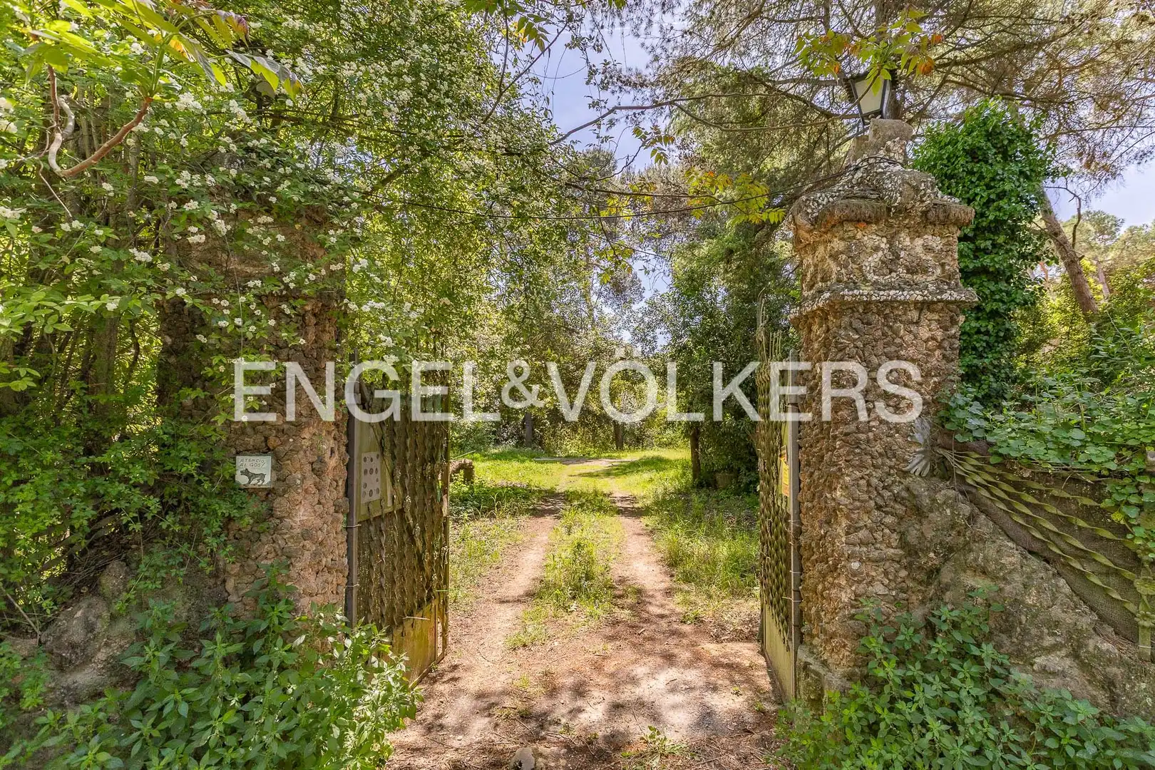 Houses for sale in Sant Cugat del Vallès  with Heating, Private garden and Terrace