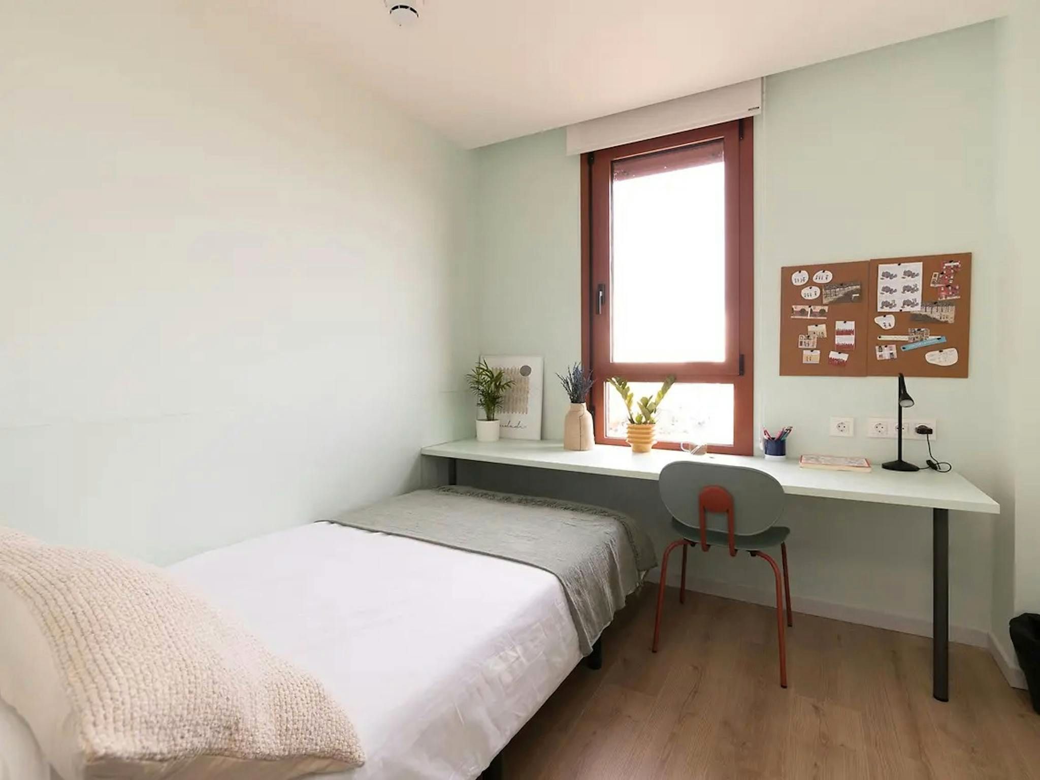 Dormitori de Pis per a compartir en Cerdanyola del Vallès amb Aire condicionat i Calefacció