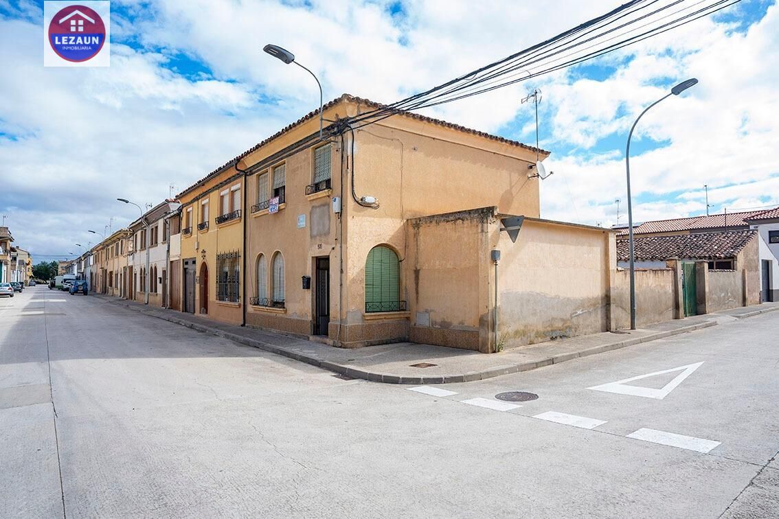 Exterior view of Single-family semi-detached for sale in Falces  with Private garden