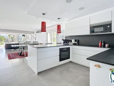 Maison avec piscine à vendre à Carrer Llobregat