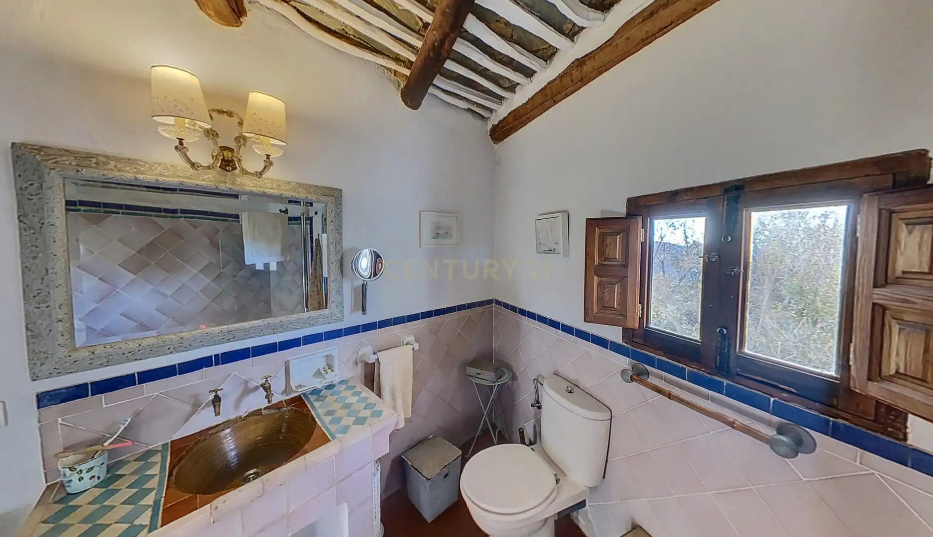 Baño de Casa o chalet en venta en La Taha con Jardín privado, Trastero y Piscina