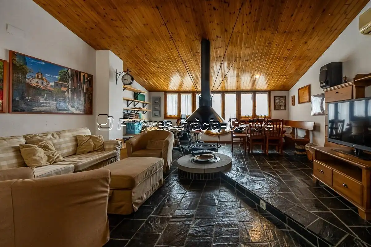 Sala d'estar de Casa adosada en venda en Sabadell amb Aire condicionat, Calefacció i Parquet