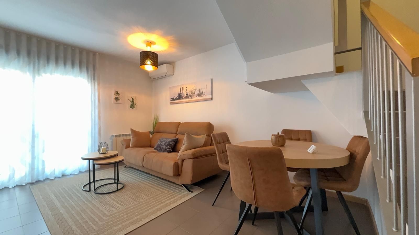 Living room of Single-family semi-detached for sale in Marchamalo  with Air Conditioner, Heating and Private garden