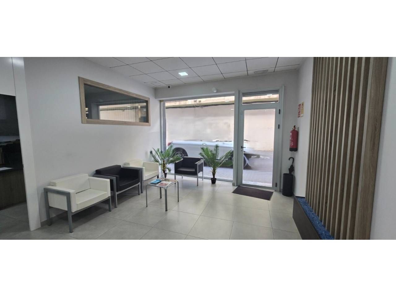 Premises for sale in Lorca  with Air Conditioner