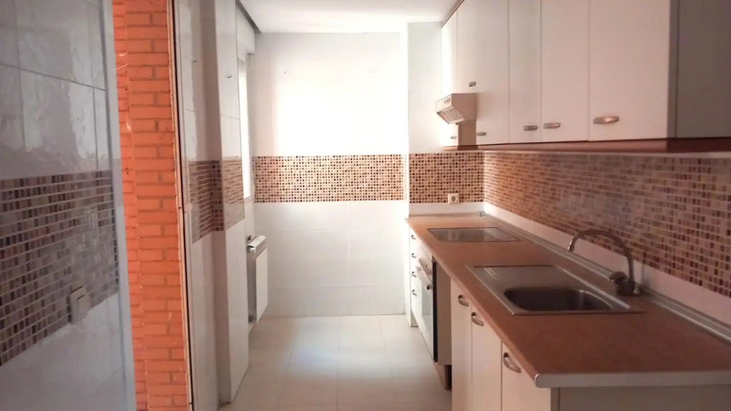Küche von Wohnung zum Verkauf in Valdemoro mit Klimaanlage, Terrasse und Abstellraum