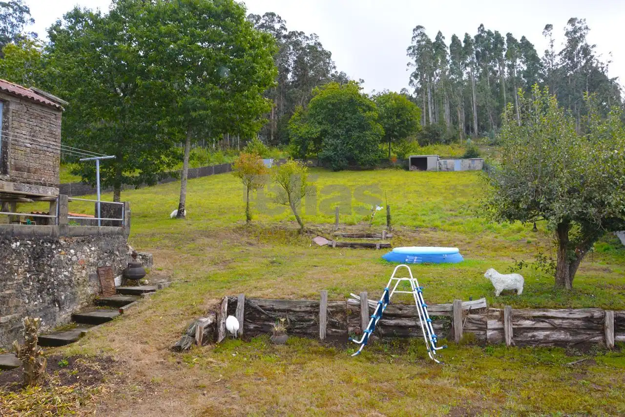 Jardí de Casa o xalet en venda en Zas amb Calefacció, Jardí privat i Traster