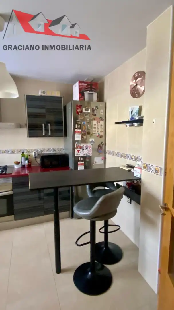 Cuina de Casa adosada en venda en Albacete amb Calefacció, Jardí privat i Terrassa