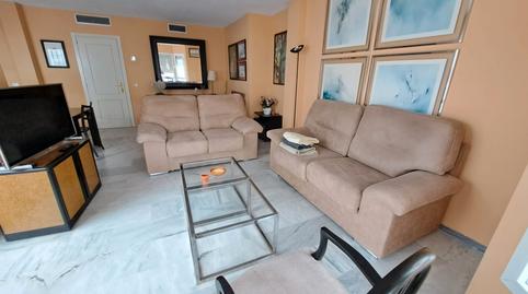 Foto 2 de Pis de lloguer a Urbanización Los Naranjos de Marbella, 46, La Dama de Noche - La Alzambra, Marbella