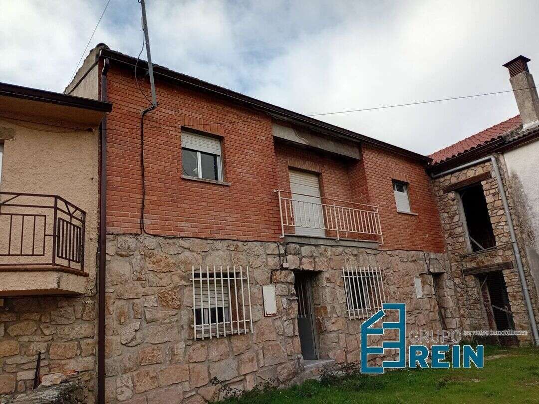 Vista exterior de Casa o chalet en venta en Piñuécar-Gandullas