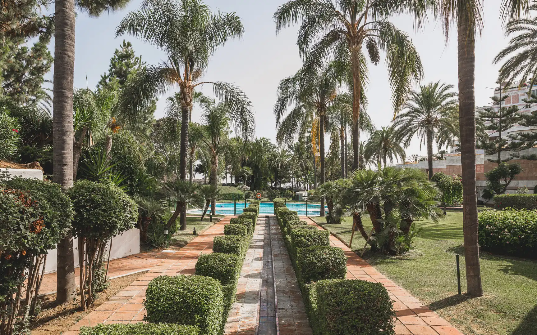Apartament amb piscina en venda a Nueva Andalucía, imagen 25