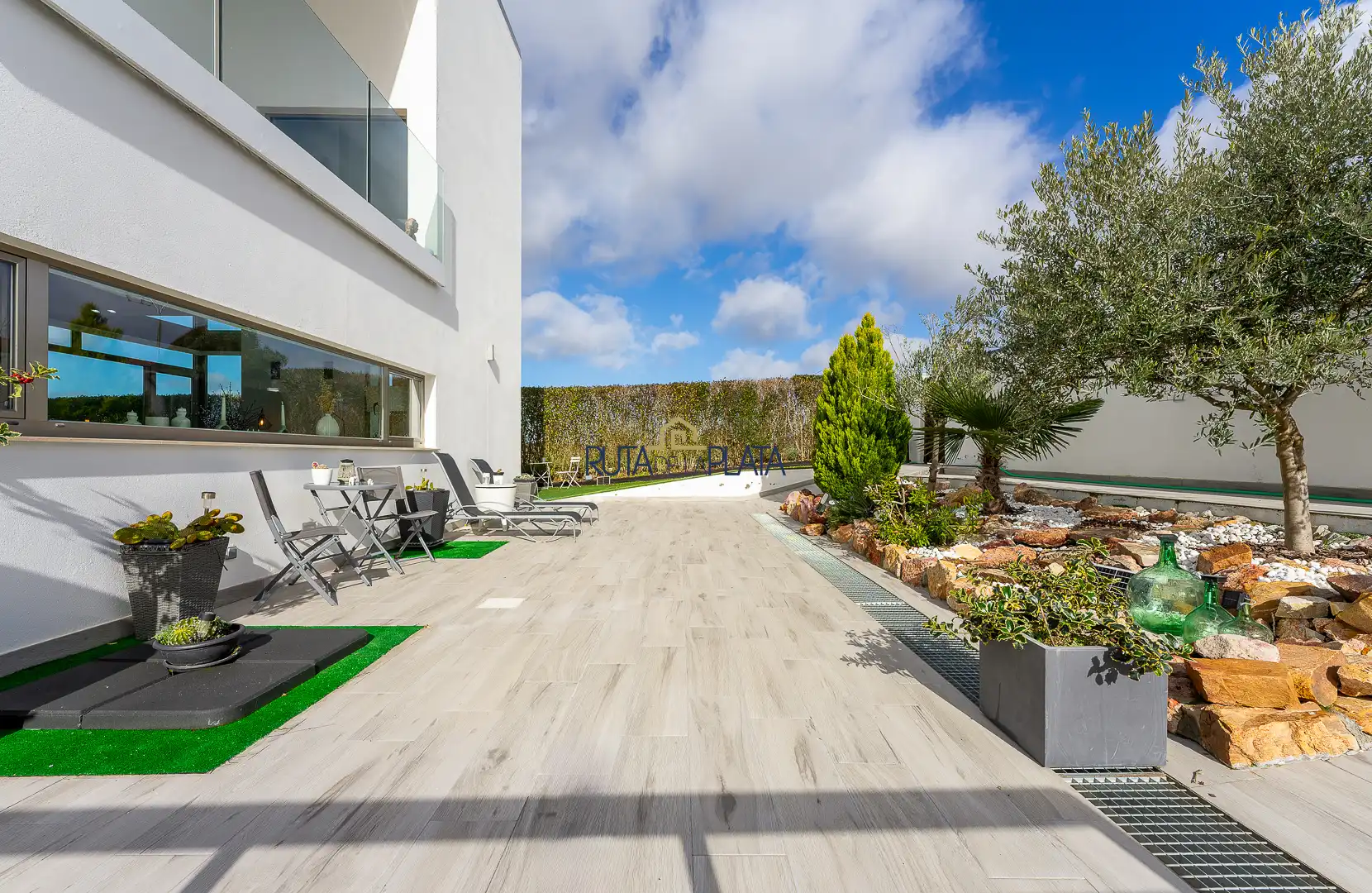 Terrassa de Casa o xalet en venda en Roales amb Calefacció, Jardí privat i Parquet